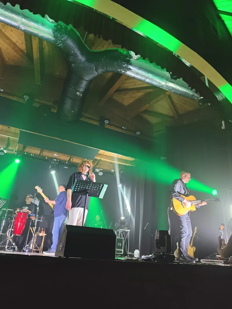 Band live — luci verdi